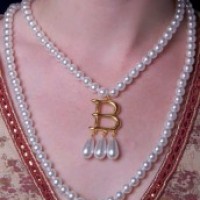 Anne Boleyn B Necklace Combo – Gold-plated