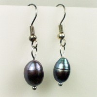 Elizabeth Purple Pearl Earrings