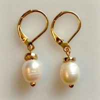 Elizabeth Pearl Drop Earrings