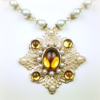 Elizabeth Topaz Pearl Set