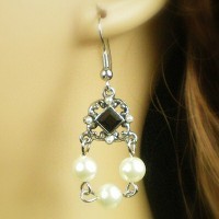 Anne Boleyn Black Square Pearl Earrings