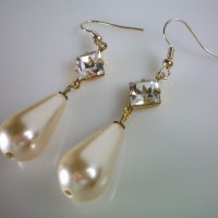 Elizabeth Crystal Pearl Earrings