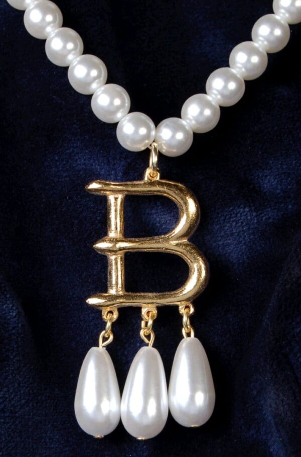 anne-boleyn-b-necklace-the-anne-boleyn-files