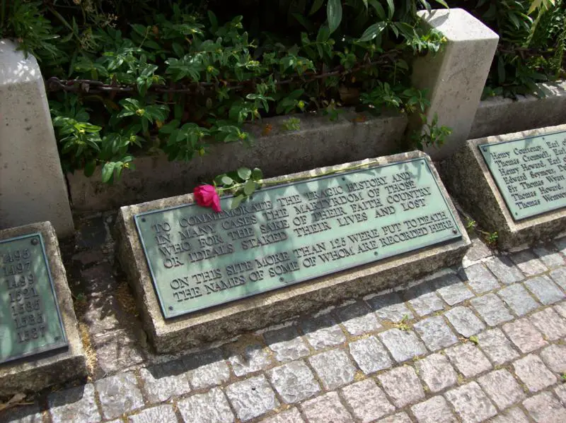 Tower Hill scaffold memorial