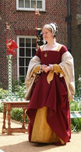 Lauren Johnson as Jane Seymour