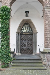 The entry, with elements of the old knight's hall