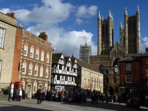 Castle Hill and the Cathedral, Lincoln: William de Mowbray was one of the rebels captured in the vicinity when forces loyal to King John’s son Henry III arrived to relieve the siege of Lincoln Castle in 1217. © Marilyn Roberts 2015